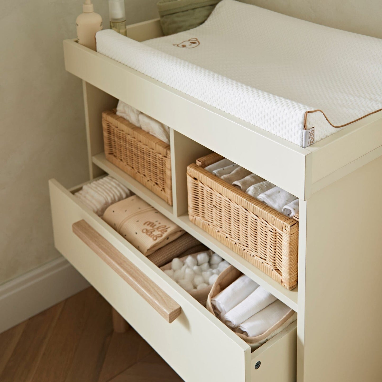 Harper Dresser Changer - Cream & Ash